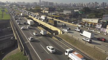 Mais de uma hora de lentidão para os motoristas que chegam a São Paulo