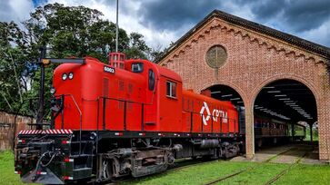 Os passeios turísticos da CPTM são uma ótima oportunidade para as crianças conhecerem um trem antigo