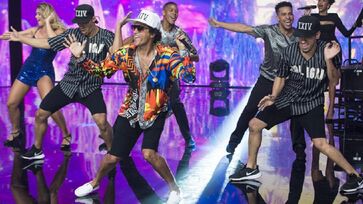 Johnny Matos fez maior show em homenagem ao Bruno Mars da América Latina