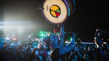 AFROPUNK Experience São Paulo convida para o palco Anelis Assumpção , Rachel Reis, Yago Oproprio e as apresentações inéditas da rapper estadunidense Doechii e a cantora ganense-americana Amaarae