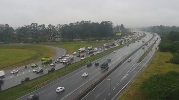 Rodovias que chegam à Capital têm trânsito que chegam a quase 2 horas