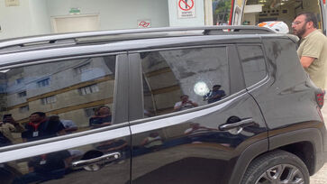 Carro do prefeito de Taboão da Serra é alvejado