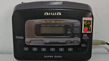 Uma 'febre' atingiu o Brasil nos anos 1990 e começo dos anos 2000: os dispositivos Walkman e Discman, da marca japonesa "Aiwa"