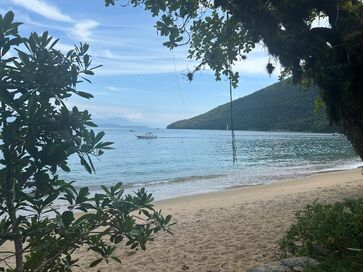 Ilha Anchieta, em Ubatuba, recebe impulso no turismo após instalação de hostel