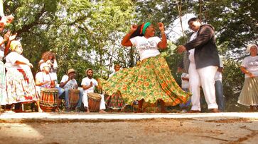 Jongo é expressão que combina canto, dança e batuque