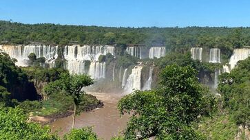 Criado em 10 de janeiro de 1939 por meio do Decreto-Lei n.&ordm; 1.035, do então presidente da República Getúlio Vargas, o Parque Nacional do Iguaçu é um dos mais visitados do Brasil