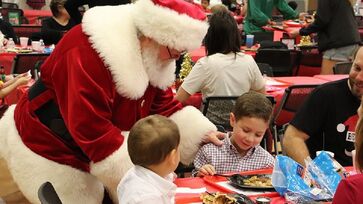 Papai Noel estará disponível para ouvir os desejos das crianças, tirar fotos e tornar o Natal delas ainda mais especial