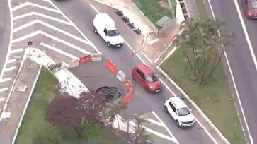 Cratera se abre na avenida 23 de maio em São Paulo