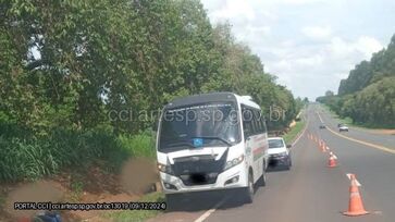 Ônibus tem pane mecânica no meio de estrada em São Paulo