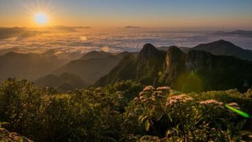 Sua localização é próxima entre as regiões metropolitanas de São Paulo e Rio de Janeiro