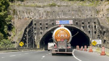 Túnel na Régis Bittencourt passará por simulação com produto perigoso