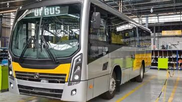 Microônibus da empresa UPBus, que opera na zona leste de São Paulo e foi alvo de operação do Ministério Público de São Paulo