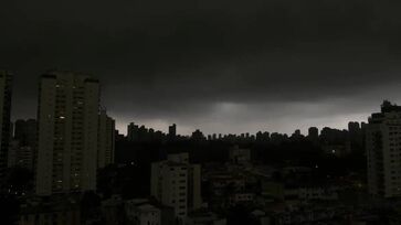 São Paulo e Grande SP foram afetadas; Jandira está com mais de 15% dos domicílios sem luz