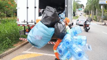 Um quilo de garrafa PET equivale, em média, a 20 garrafas de dois litros, 25 de um litro ou 36 de 600 mililitros