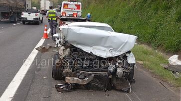 Segundo a Polícia Civil, motoristas dos carros esportivos disputavam racha momentos antes da colisão