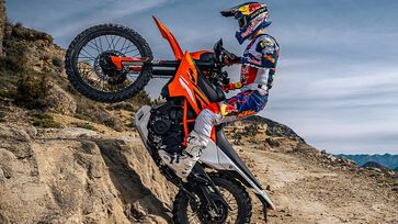 KTM 390 Enduro R se propõe a entregar um equilíbrio entre potência e torque