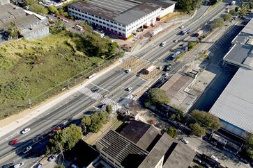 Primeiro sistema semafórico de Taboão da Serra na avenida Aprígio Bezerra da Silva entrou em operação em junho do ano passado