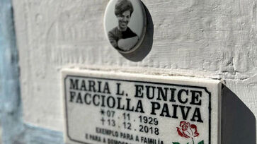 Túmulo de Maria Eunice Paiva no cemitério do Araçá, em São Paulo