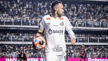 Anúncio do leilão foi feito por meio das redes sociais do jogador