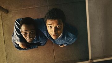 Nickel Boys mostra a vivência de dois amigos negros em um reformatório nos anos 1960