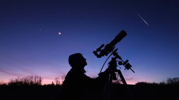 Programação começará por volta das 18h com orientações e explicações sobre a observação do céu com telescópios, seguida de contemplação pelas oculares e bate-papo