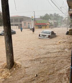 A cidade registrou mais de 90 milímetros de chuva em uma hora