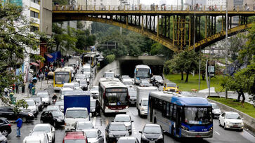 Foram 777 quilômetros de congestionamento às 7h30
