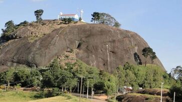 Santuário no alto da Pedra Bela, em São Paulo, é um dos destaques do município