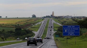 Rodovia Luiz de Queiroz passa pelas cidades de Americana, Santa Bárbara d'Oeste e Piracicaba