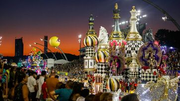 Rosas de Ouro foi a campeão do Carnaval paulistano