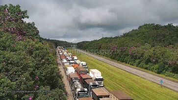 Acidente causou quase 12 horas de interdição na rodovia