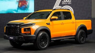Picape é equipada com motor 2.0 turbo combinado a dois elétricos, um em cada eixo, com entrega total de 523 cavalos