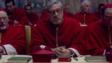 Na imagem acima, o ator Sergio Castellitto como o cardeal Tedesco no filme "Conclave