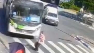 Motorista do ônibus realizou o teste do bafômetro, que deu negativo