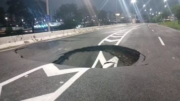 Assim como no incidente de abril, a Sabesp se responsabilizou pelo buraco.