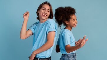 A ideia de adolescência como etapa distinta só ganhou força entre os séculos 19 e 20, com leis que proibiram o trabalho infantil e ampliaram o acesso à escola.