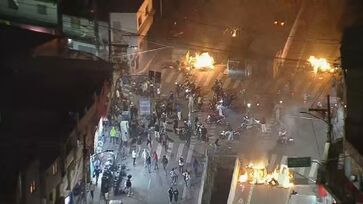Protesto foi motivado pela morte de um jovem de 19 anos no último sábado (10/5)