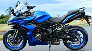 Motor de 999 cm3 da GSX-S1000 GT 2024/2025 entrega 152 cavalos de potência