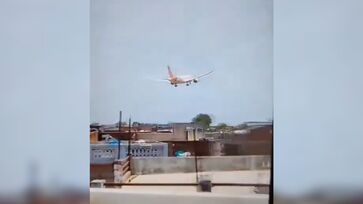 Boeing 787-8 Dreamliner perdeu a comunicação com a torre logo após a decolagem