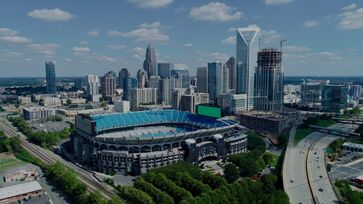O entorno do Bank of America Stadium é repleto de atrações culturais, gastronômicas e de lazer.