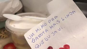 Bolo de pote chegou com bilhete de admirador secreto