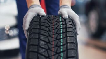 Saiba como um simples detalhe no pneu pode evitar desgaste e vibrações no carro