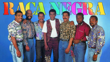 Raça Negra é um grupo de pagode famoso na década de 1990