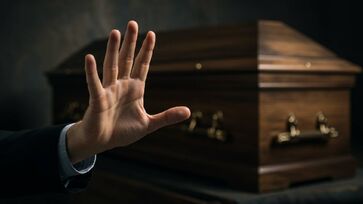 Na época, a cidade registrava cerca de 20 mortos ao mês, que não podiam ser enterrados