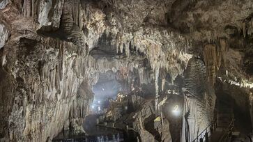 A Caverna do Diabo é um tesouro escondido em São Paulo que merece ser explorado.
