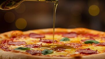 o azeite de oliva extravirgem, além de realçar o sabor, é rico em antioxidantes que protegem o cérebro e podem melhorar a memória