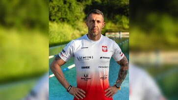 Jurand Czbanski já completou a natação e estava prestes a encerrar o ciclismo