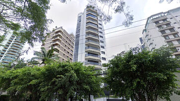 Apartamento de alto padrão tem 5 vagas de garagem e lance mínimo pela metade do valor de mercado