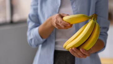 Bananas continuam amadurecendo mesmo após a colheita, entenda como retardar o processo