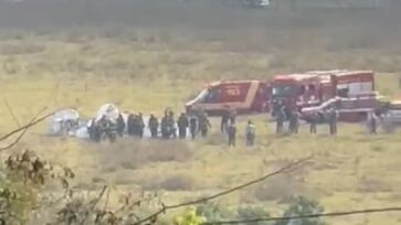 Corpo de Bombeiros informou inicialmente que o avião decolou do aeroporto com quatro ocupantes